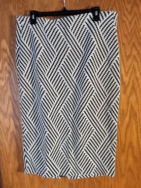 Lane Bryant Black and White Chevron Pencil Skirt Size 16
